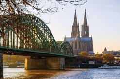 Blick auf den Kölner Dom im Winter