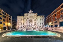 Trevi Brunnen bei Nacht