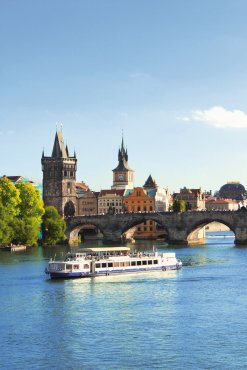 Schifffahrt auf der Moldau in Prag