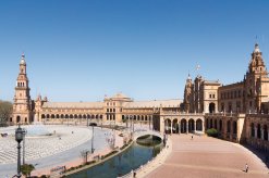 Palacio central, Plaza de Espagna