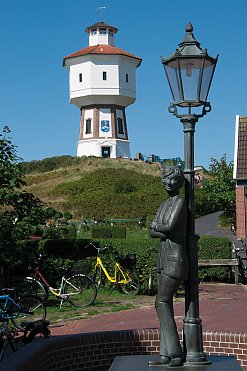 Langeooger Wasserturm mit Denkmal Lale Anderson