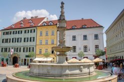 Roland-Brunnen auf dem Marktplatz in Bratislava