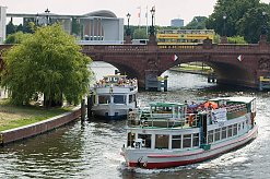 Bootsfahrt auf der Spree in Berlin