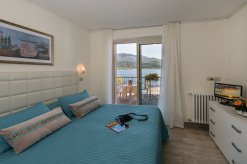 Hotel Carillon
