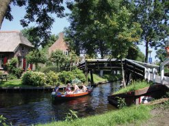 Grachtenfahrt Giethoorn