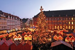 Weihnachtsmarkt am Rathaus in Düsseldorf