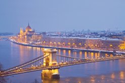 Winterliches Stadtpanorama Budapest