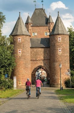 Klever Tor - Rheinradweg Xanten