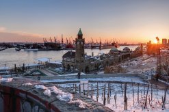 Landungsbrücken im Winter
