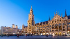 Marienplatz in München am Abend