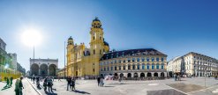 Theatinerkirche und Feldherrenhalle am Odeonsplatz