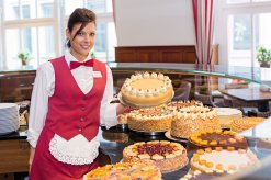 Kuchenbuffet im Cafe Niederegger