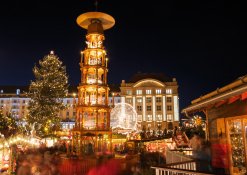 Weihnachtspyramide auf dem Dresdner Striezelmarkt