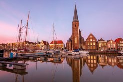 St. Michaels Kirche am Hafen von Harlingen