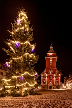 Rathaus in Gotha zur Weihnachtszeit
