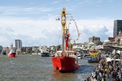 Einlaufparade Hamburger Hafengeburtstag