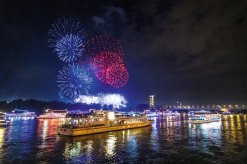 Rhein in Flammen bei Bonn