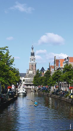Blick auf die Alte Kirche in Alkmaar