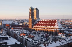 Münchner Frauenkirche im Winter