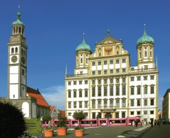 Rathaus und Perlachturm in Augsburg
