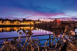 Blick auf das nächtliche Maastricht