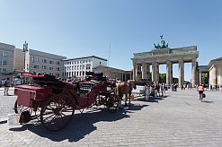 Droschke am Brandenburger Tor