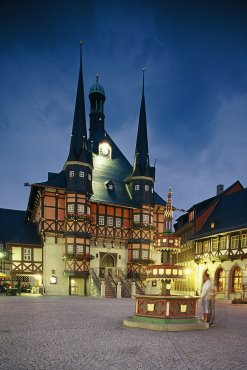 Wernigeroder Rathaus am Abend
