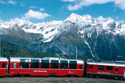 Bernina Express an der Alp Grüm