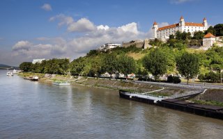 Blick auf Schloss Bratislava © A.Goncalves-shutterstock.com/2013